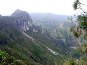 Vue sur les montagnes du cirque